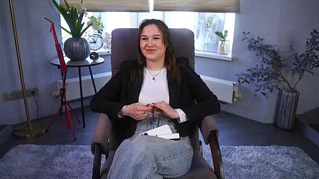 ElanaWiseman online show from April 13, 12:17 pm