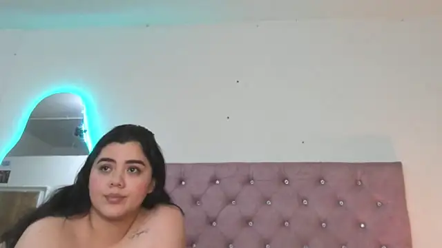 laurenlaine online show from May 2, 12:47 am