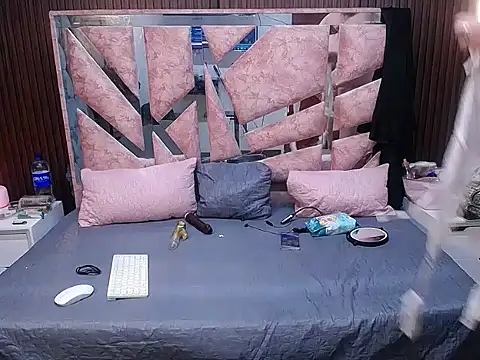 scarletjonescl202 online show from April 15, 4:07 pm