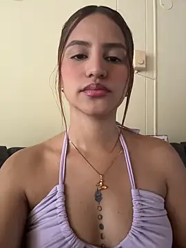 ViankaRose online show from April 26, 1:42 pm