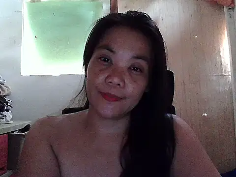 holdmetight21 online show from April 18, 5:32 am