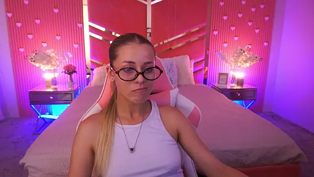 DoveLovee online show from June 18, 12:32 pm