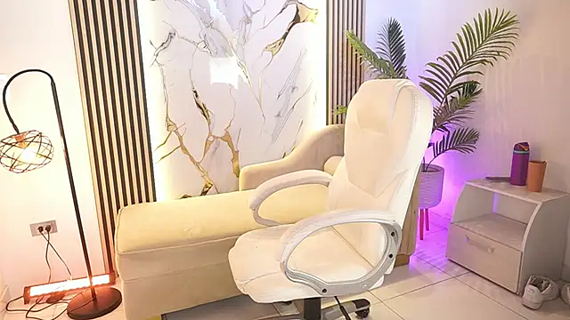 BrianaLane online show from May 16, 7:02 pm