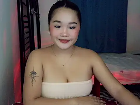 lilywanpolie  online show from July 23, 2:25 pm