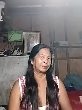 urmaturemama143 online show from April 11, 8:45 pm