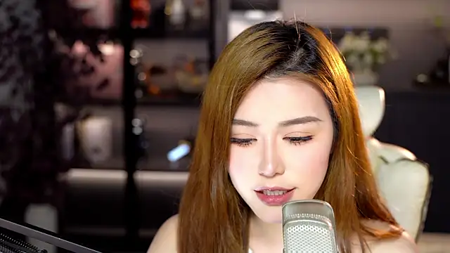 Seraphinei online show from April 21, 3:08 pm