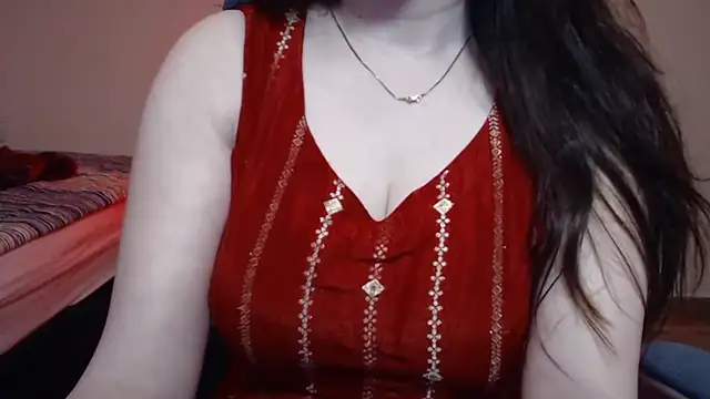 Sexymadhu05 online show from April 11, 4:32 pm