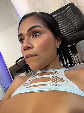 MauraGrayy online show from May 16, 1:19 am