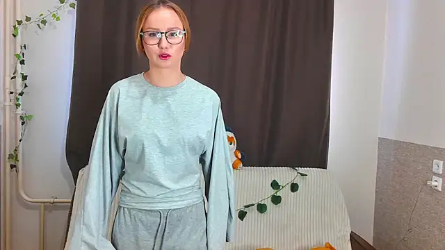 AngelaSwety69 online show from April 15, 10:05 am