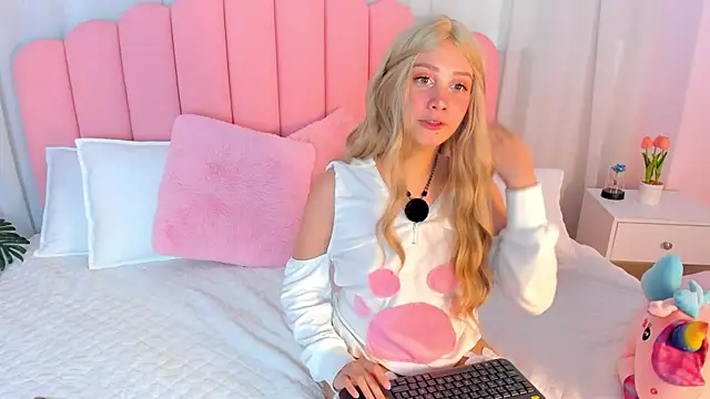 sweett fire online show from April 16, 9:39 pm