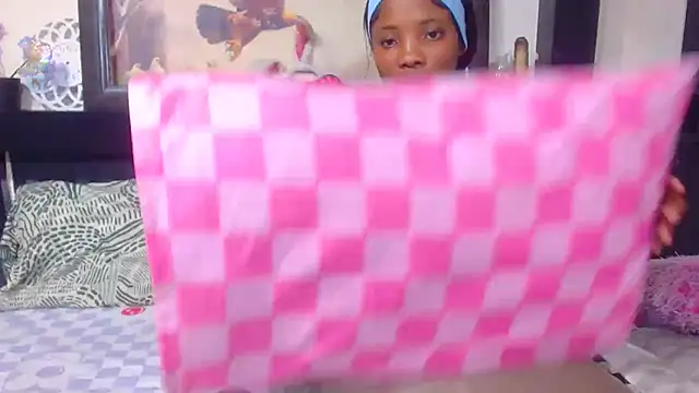 YoungBarbiexx online show from July 10, 9:37 pm