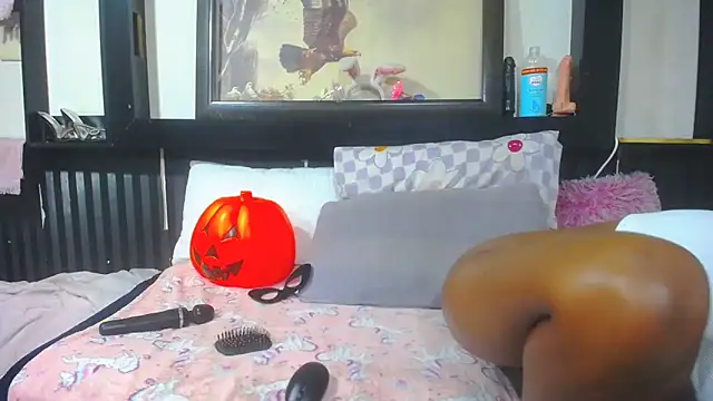 YoungBarbiexx online show from May 15, 11:29 pm