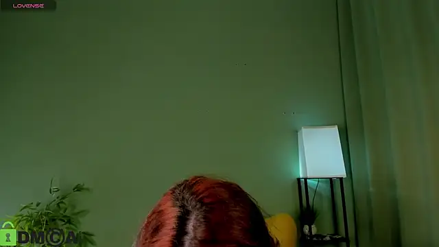 nicolewoss online show from May 11, 4:14 am