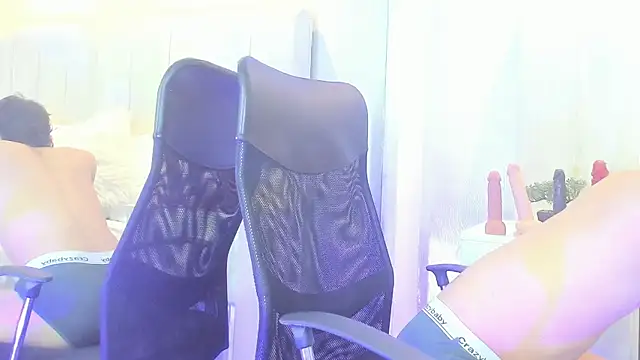 camy cann  online show from April 17, 8:00 pm