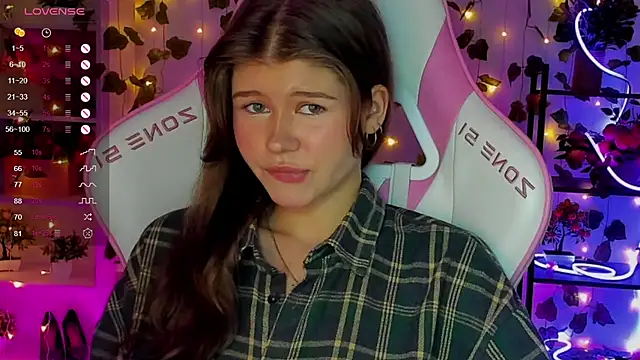 alice tails online show from April 16, 9:39 pm