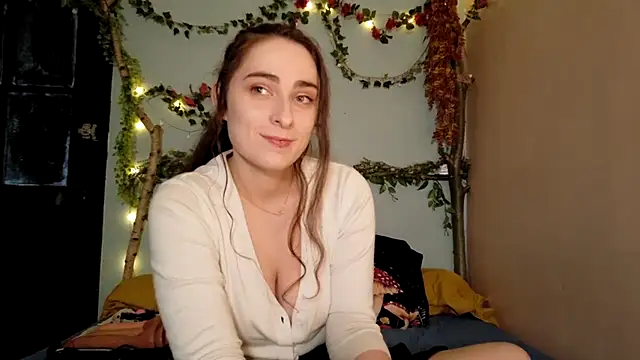 missclochette online show from May 14, 12:00 pm