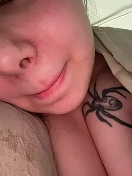 Carol JuicyNips online show from April 29, 4:53 pm