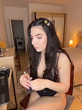 CandyElla  online show from May 1, 12:52 pm