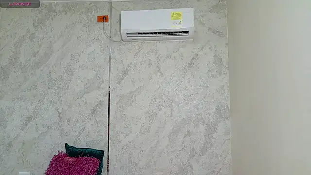 taylor gil0 online show from July 6, 1:27 pm