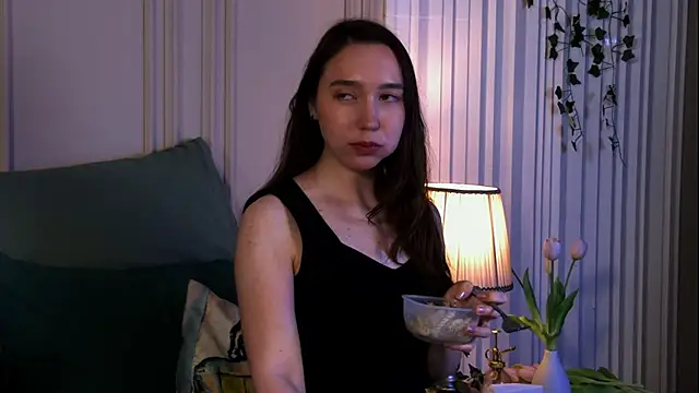 Suzaneey online show from June 20, 8:12 pm