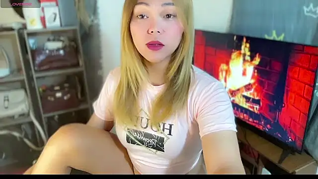 hannaBaby lisyos11 online show from May 22, 10:19 pm