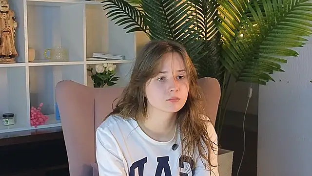 PamalaWhittmore online show from April 18, 1:57 pm