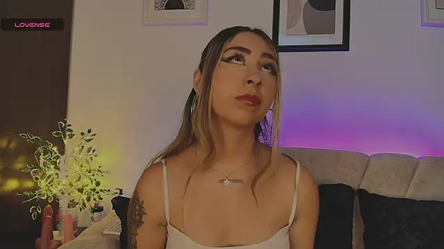 Cloe martinezz  online show from May 30, 11:00 pm