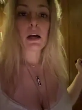 WendyVesper online show from April 20, 4:43 pm