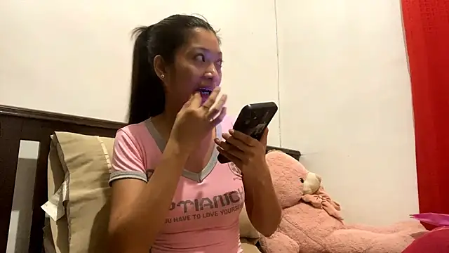 TreenaDesolier online show from April 24, 2:09 pm