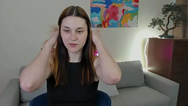 elani lune online show from May 17, 12:04 pm