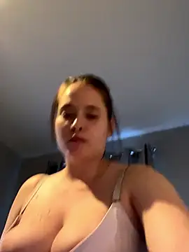 Poppylooloo online show from April 25, 7:00 pm