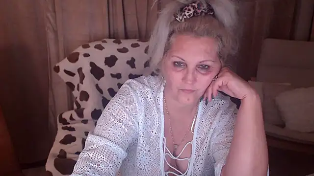 Divineblond online show from November 10, 10:49 pm