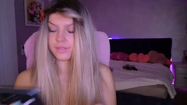 ChristieBlace online show from July 14, 8:57 pm