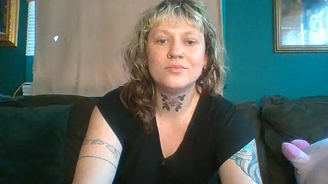 RosieSwitchBitch online show from July 2, 6:58 pm