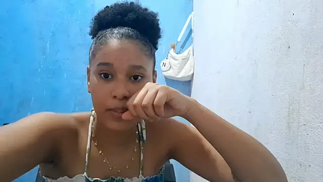 thamiresmiranda online show from April 28, 1:48 pm