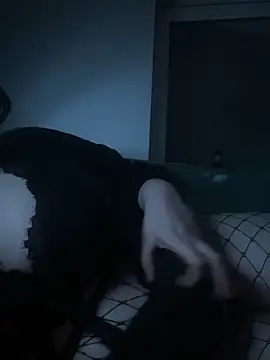 Valentinaxcravee online show from April 26, 11:46 pm