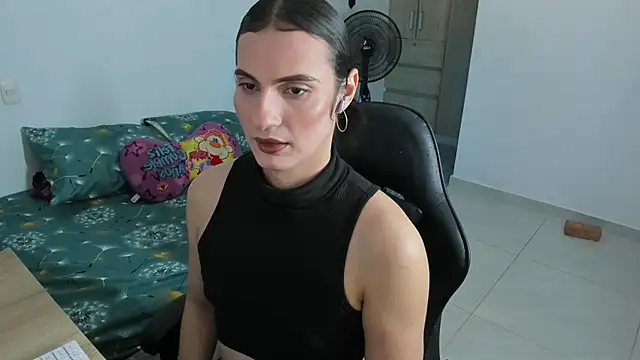 shantallskinny  online show from June 13, 3:59 am