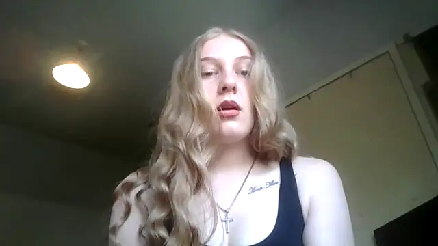 IvyRae-uk-x online show from May 2, 12:19 pm