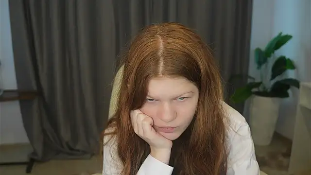 RobbieMenousek online show from April 29, 8:28 am