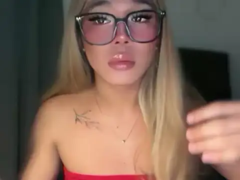 mollyfucker online show from April 29, 1:25 pm