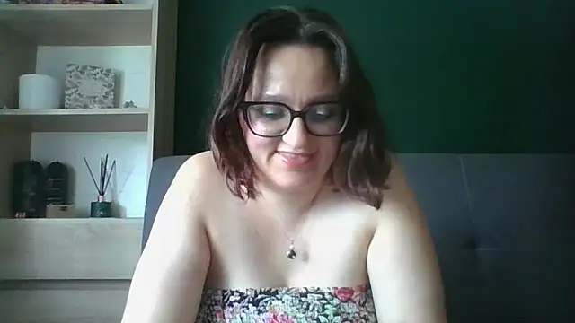 sensual paris online show from August 4, 9:15 am