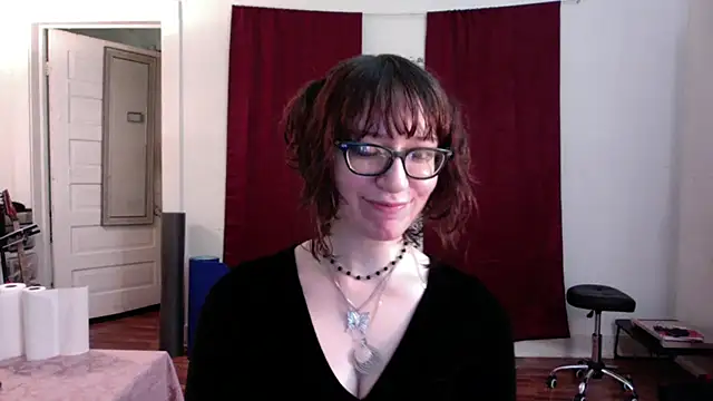 AnnywnBelle online show from May 8, 10:11 pm