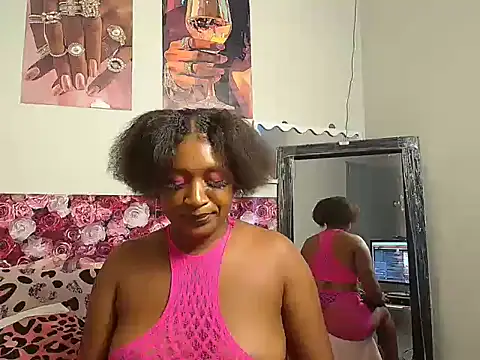 EnchantingLisa online show from May 11, 4:58 am