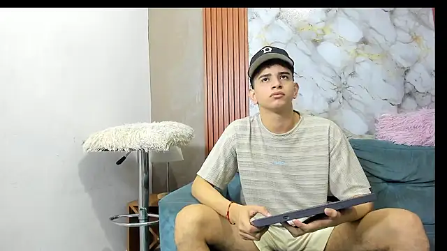 LOVE GUYS1 online show from July 2, 3:29 pm