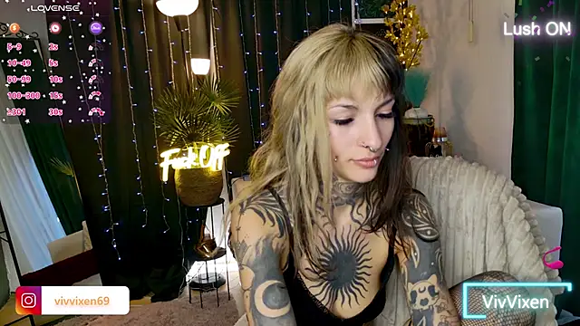 VivVixen online show from June 2, 6:31 pm