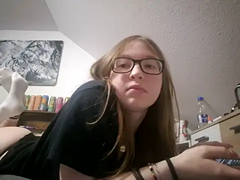 Freaky-Doll online show from May 8, 9:27 pm