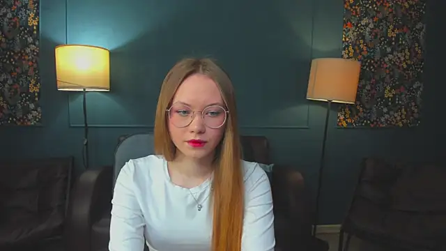 FloraLarsson online show from May 17, 10:03 am