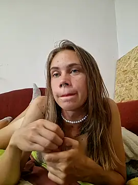 Lisahoppii online show from July 3, 3:40 pm