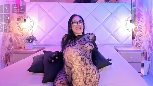 StefannyLizz online show from June 11, 5:32 pm