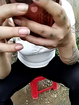 Logan Mia online show from April 30, 8:08 am